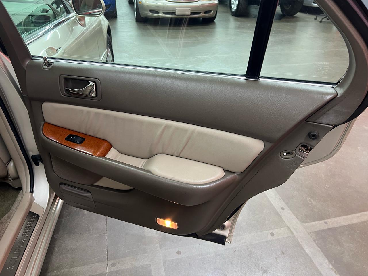 Acura RL 3.5RL with Navigation System 2004