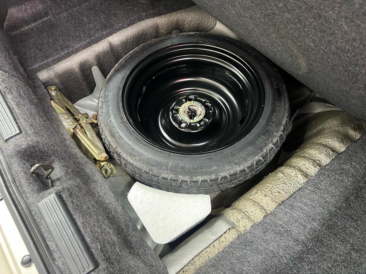 Acura RL 3.5RL with Navigation System 2004