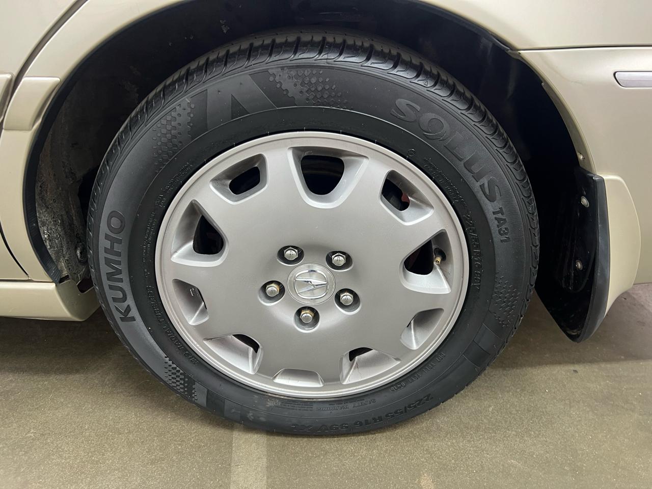 Acura RL 3.5RL with Navigation System 2004