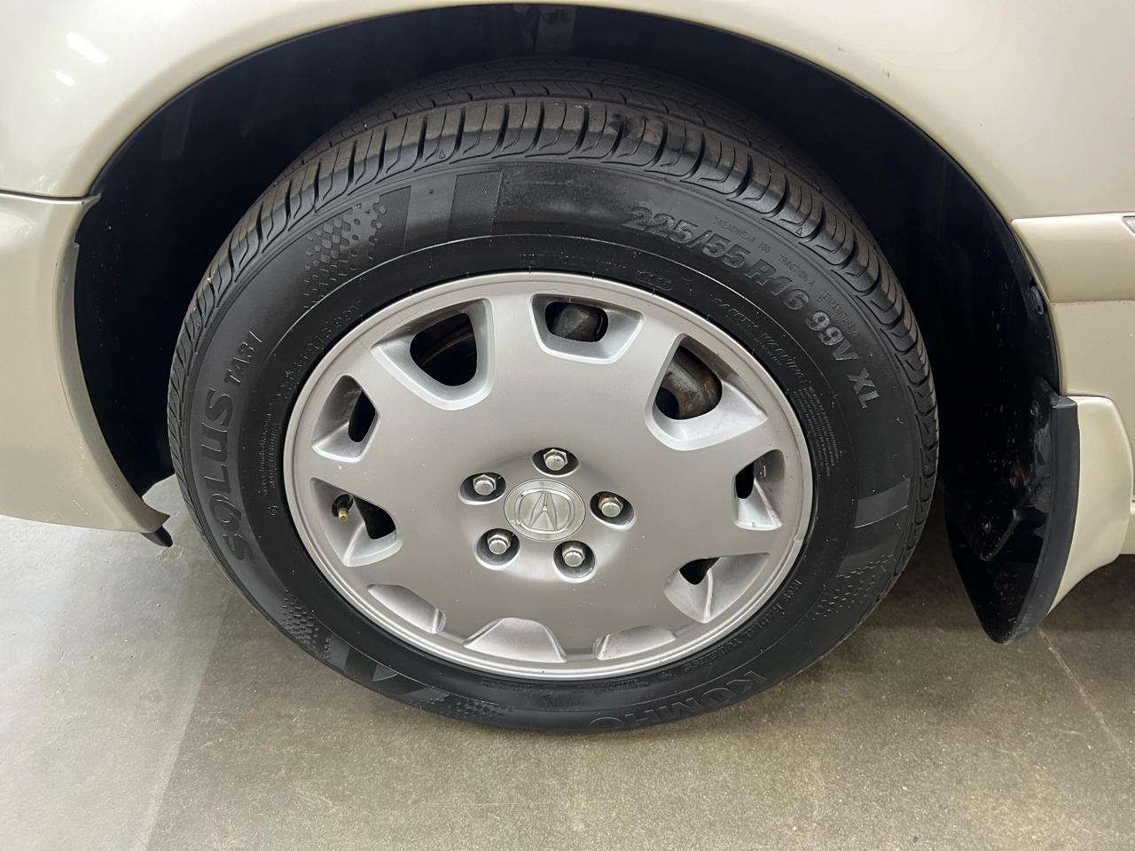 Acura RL 3.5RL with Navigation System 2004