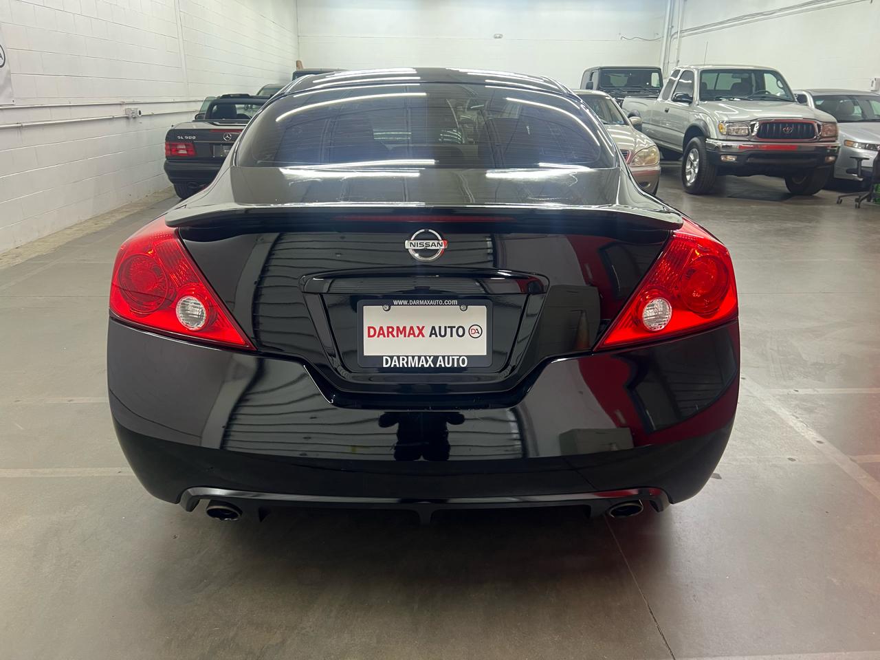 Nissan Altima 2.5 S 6M/T Coupe 2011
