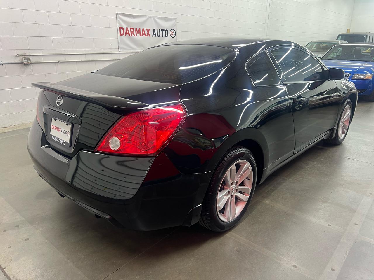 Nissan Altima 2.5 S 6M/T Coupe 2011