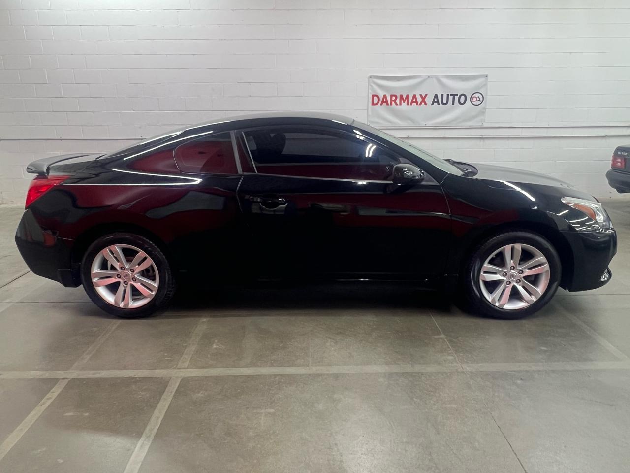 Nissan Altima 2.5 S 6M/T Coupe 2011