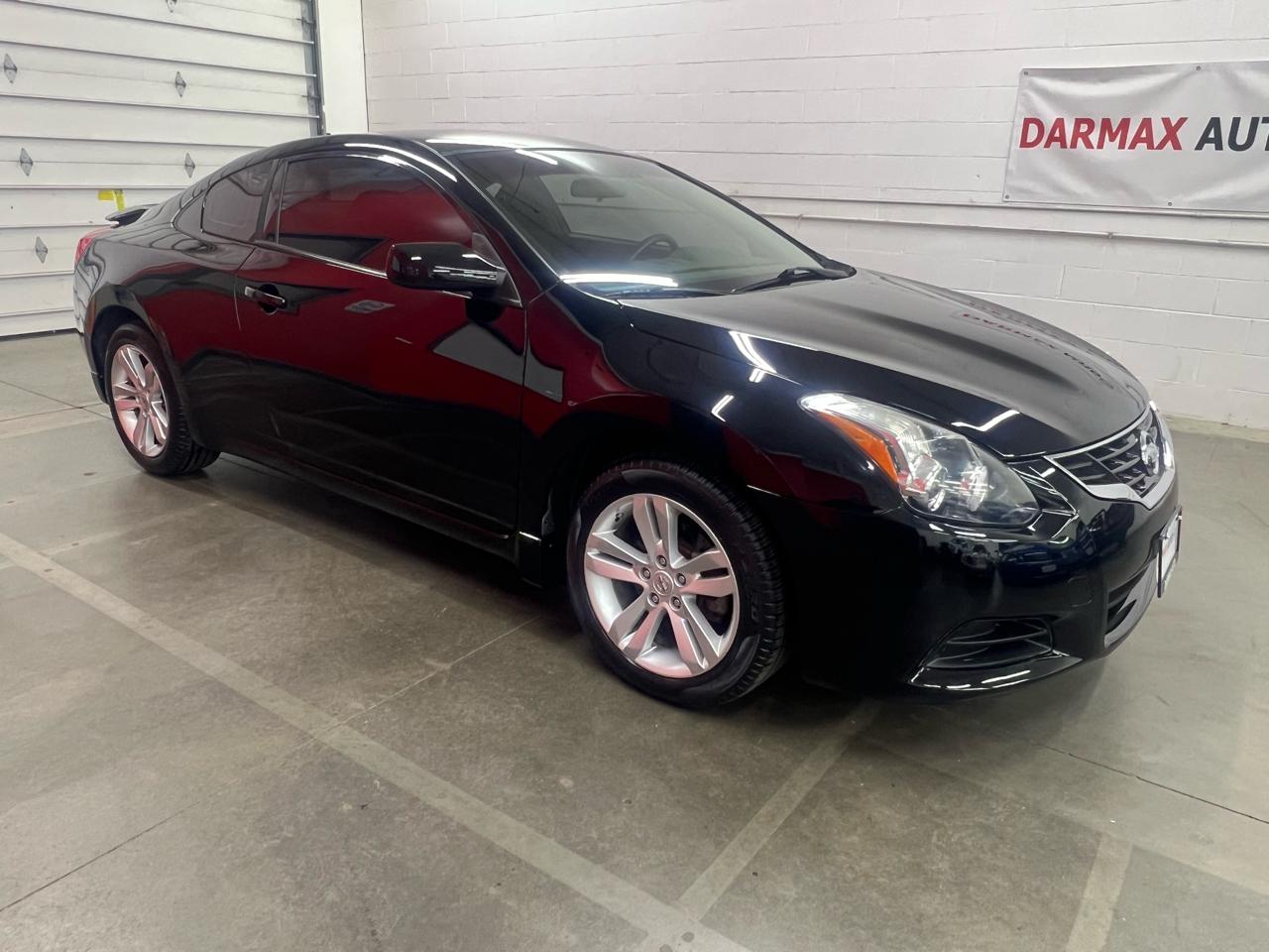Nissan Altima 2.5 S 6M/T Coupe 2011