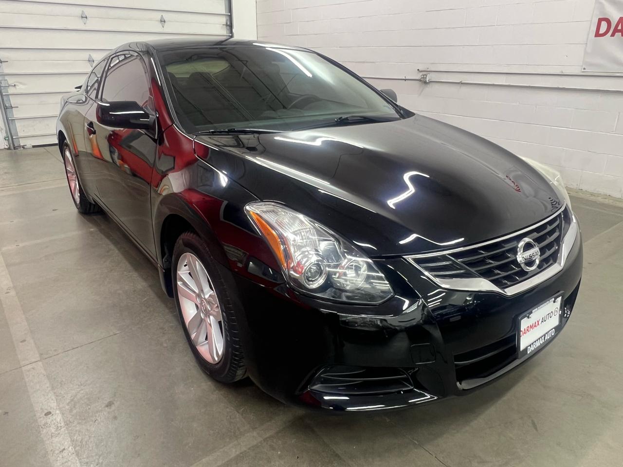Nissan Altima 2.5 S 6M/T Coupe 2011