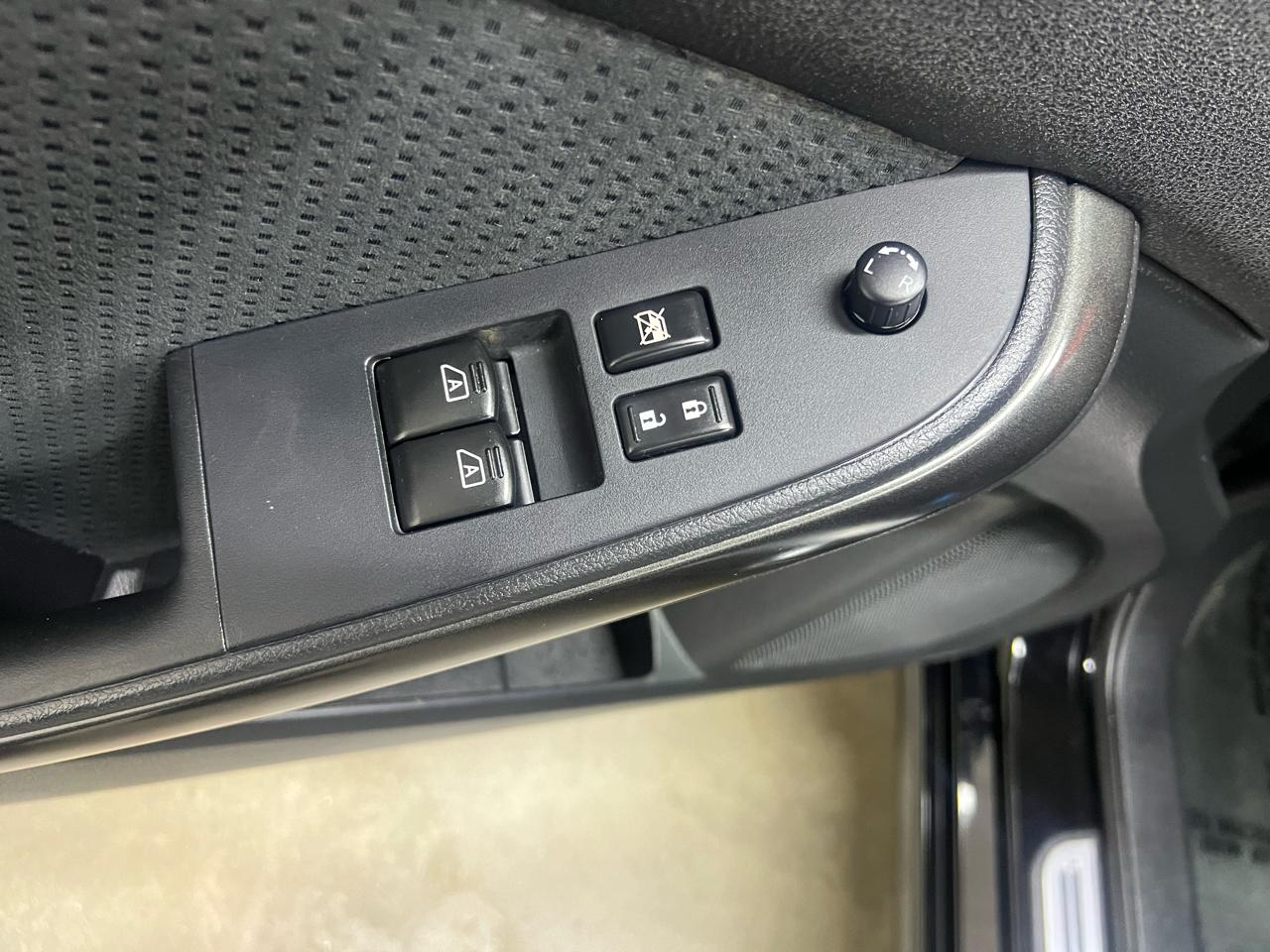 Nissan Altima 2.5 S 6M/T Coupe 2011