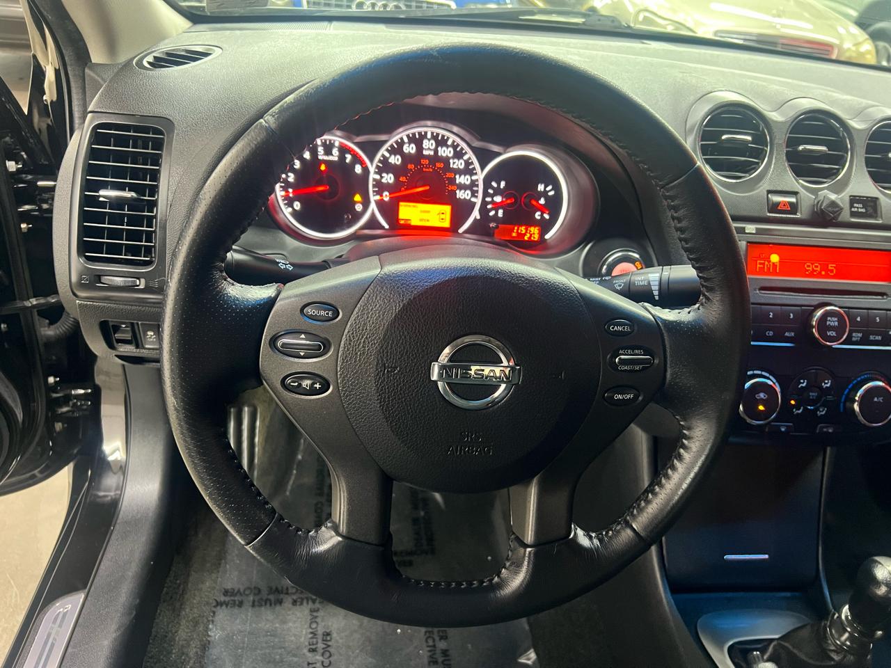 Nissan Altima 2.5 S 6M/T Coupe 2011