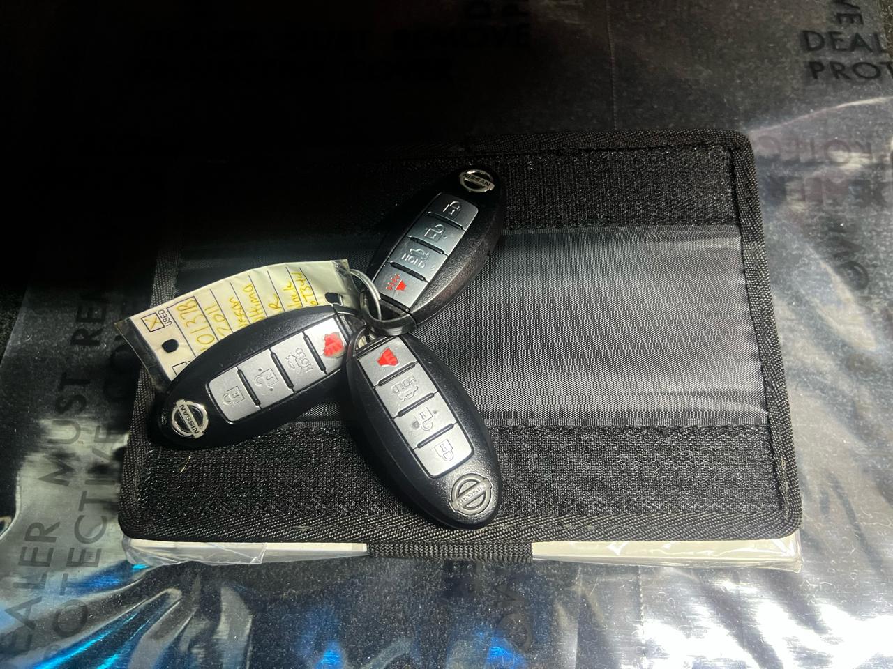 Nissan Altima 2.5 S 6M/T Coupe 2011