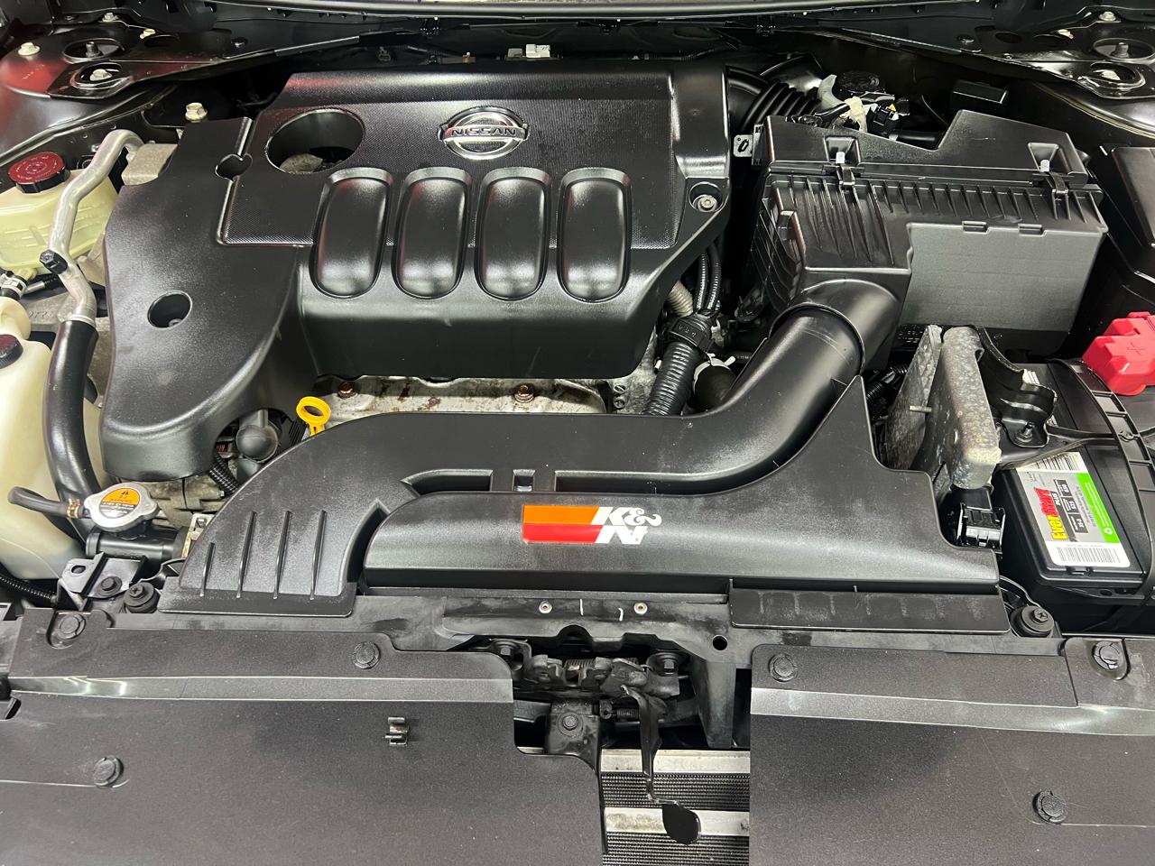 Nissan Altima 2.5 S 6M/T Coupe 2011