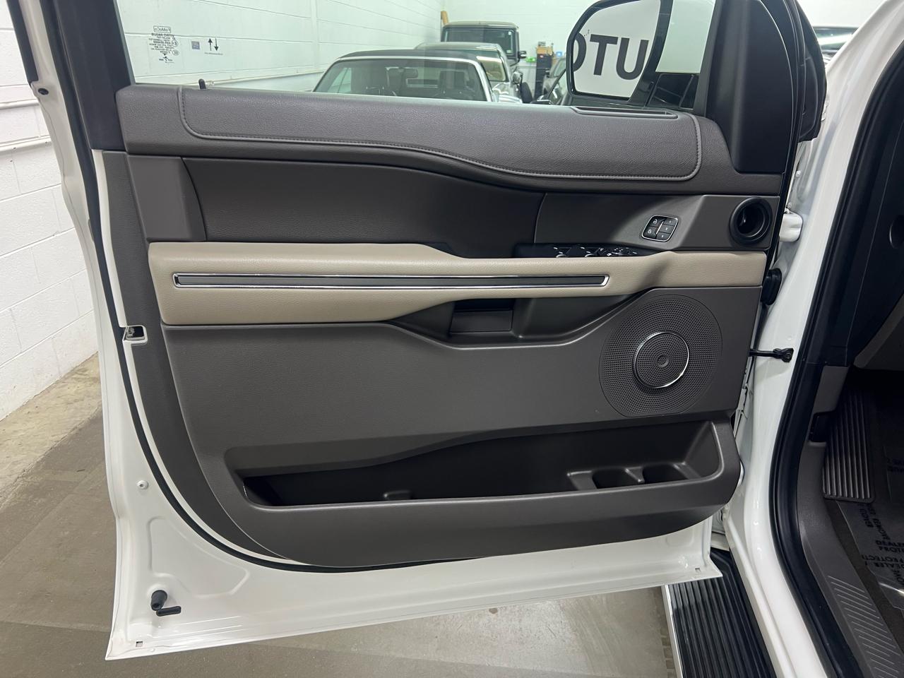 Ford Expedition XLT 2021