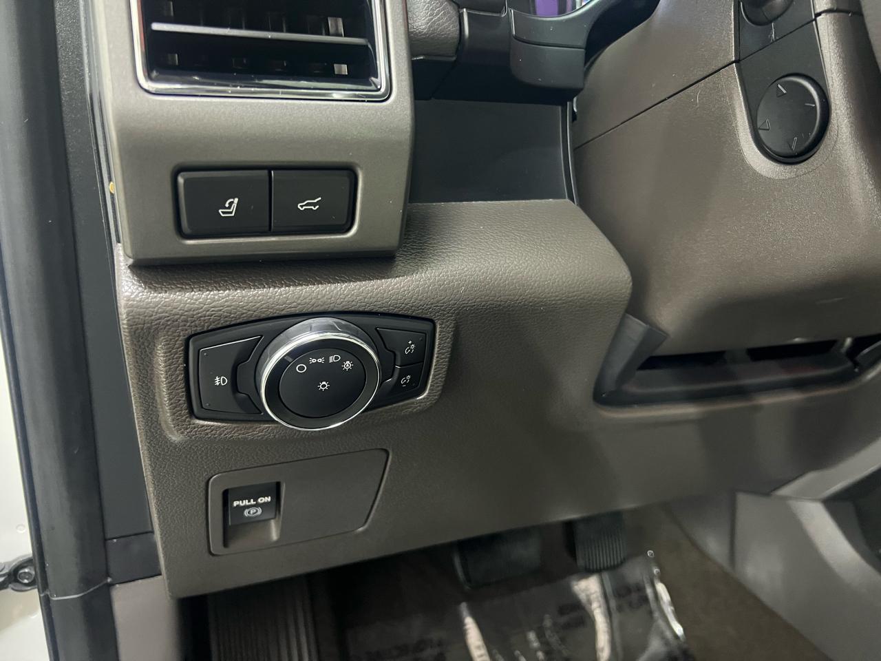 Ford Expedition XLT 2021