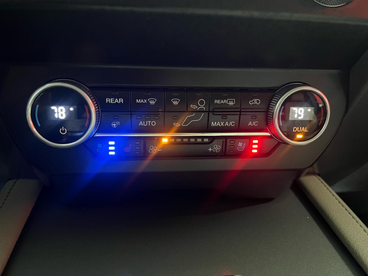 Ford Expedition XLT 2021