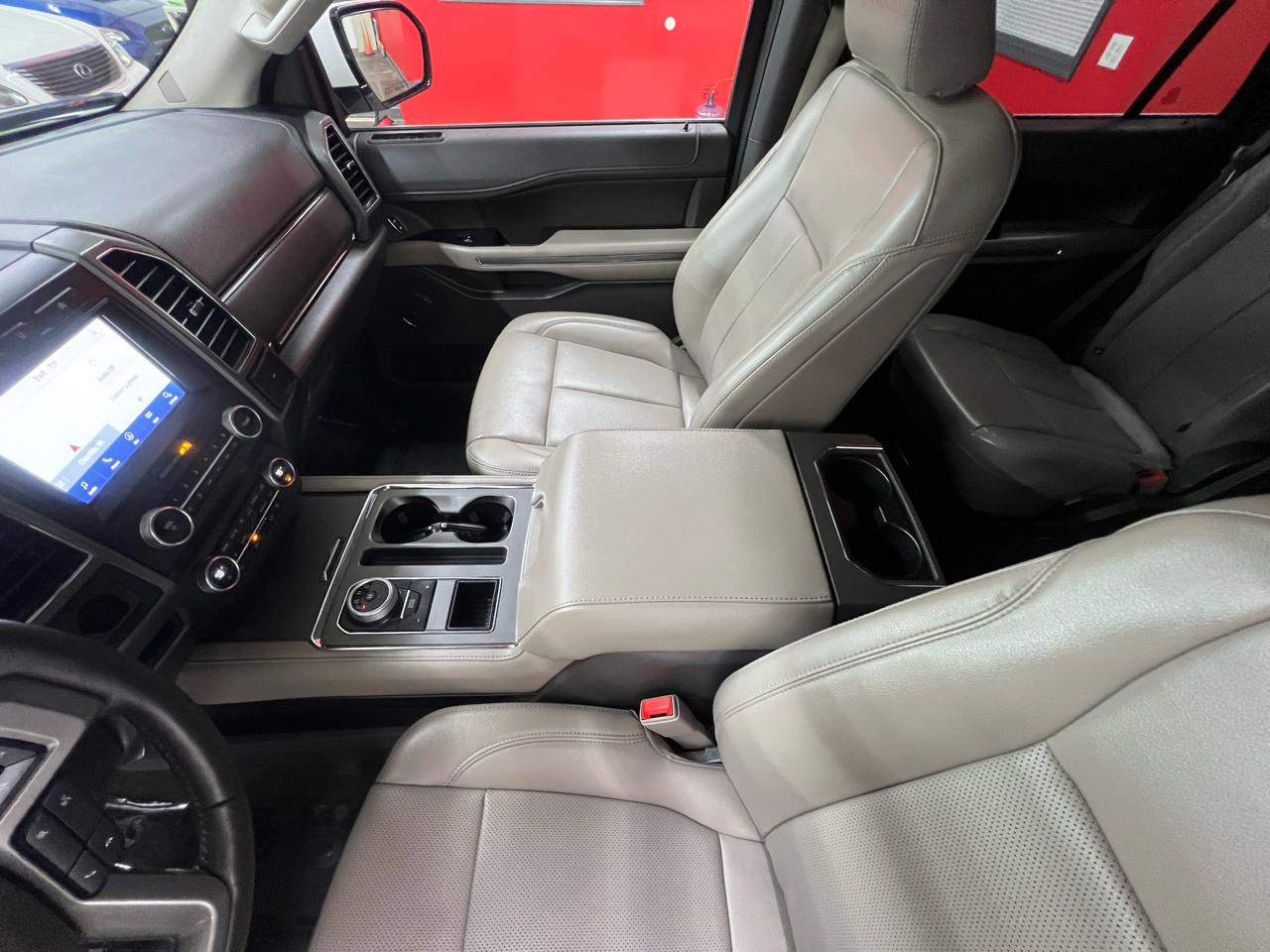 Ford Expedition XLT 2021