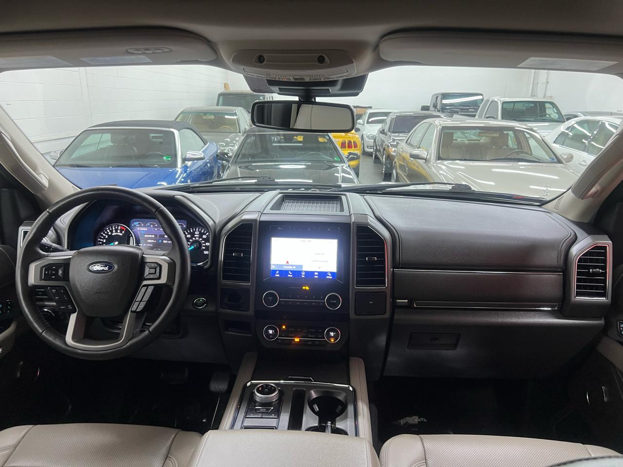 Ford Expedition XLT 2021