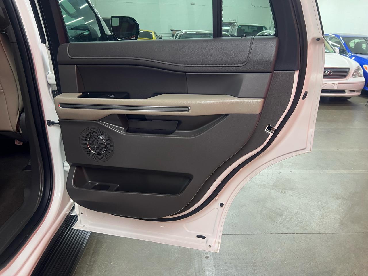 Ford Expedition XLT 2021