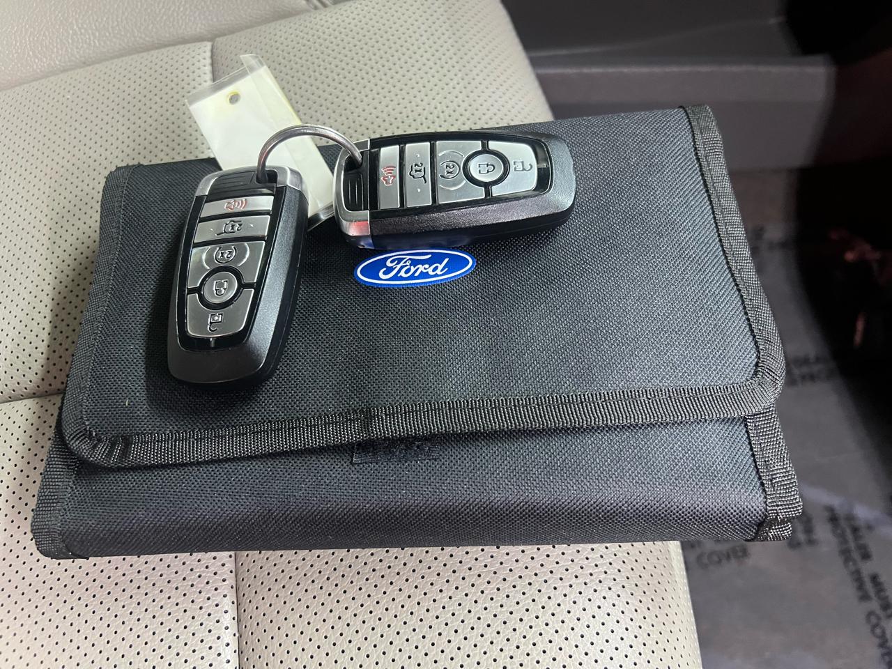 Ford Expedition XLT 2021