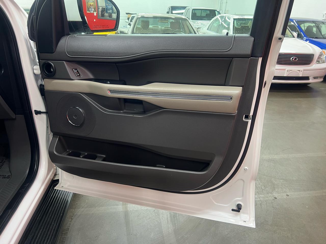 Ford Expedition XLT 2021