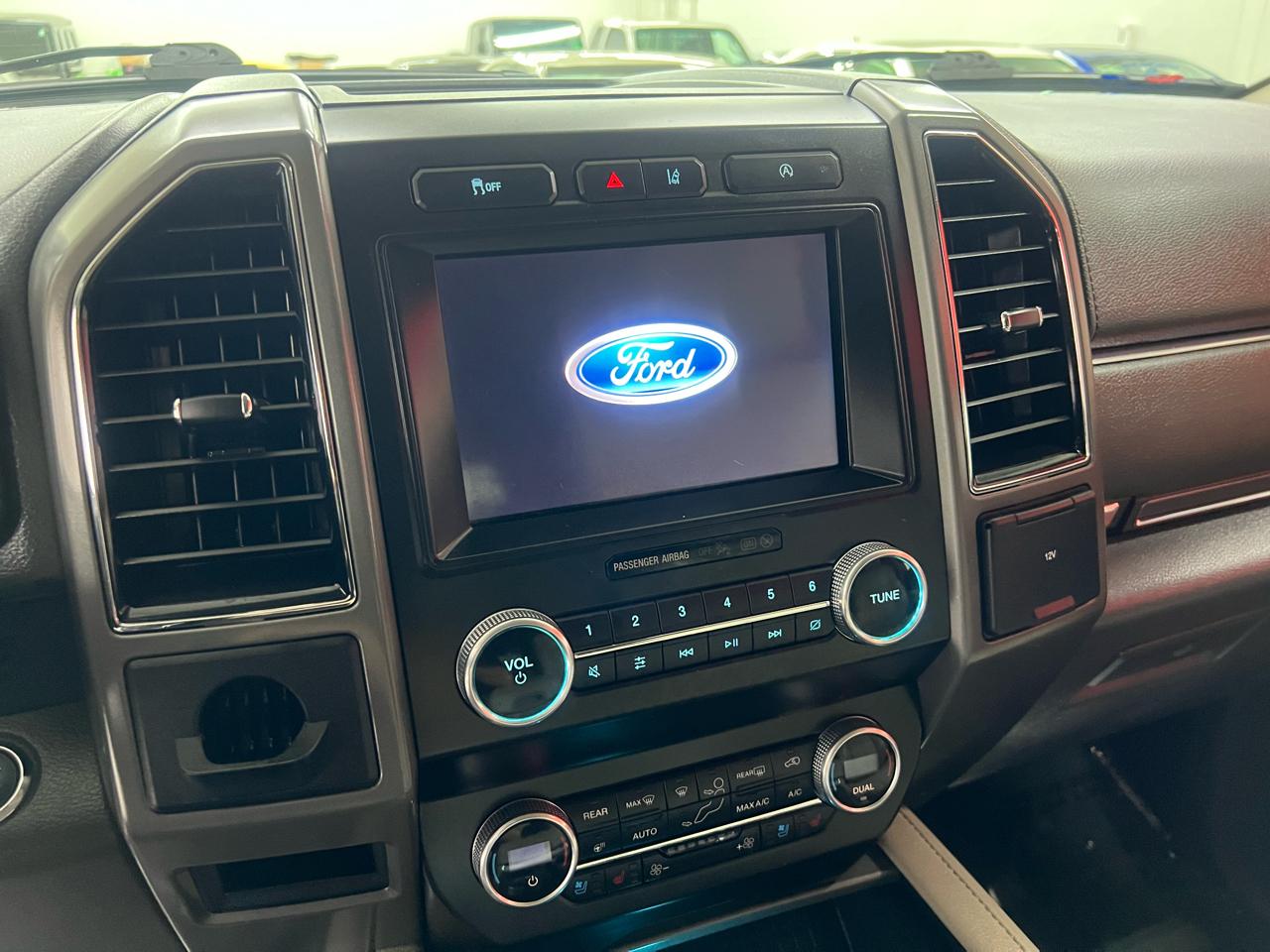 Ford Expedition XLT 2021