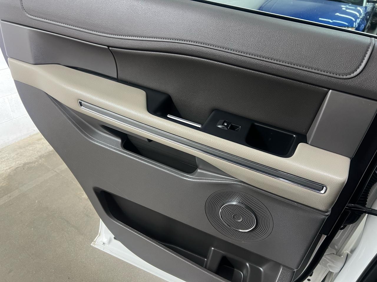 Ford Expedition XLT 2021