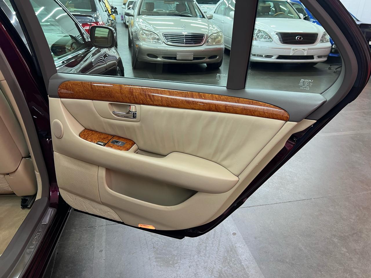 Lexus LS 430 Sedan 2006