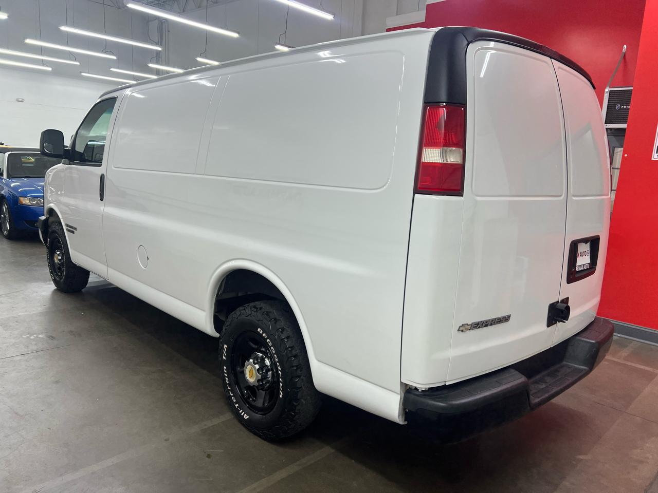 Chevrolet Express 3500 Cargo 2003