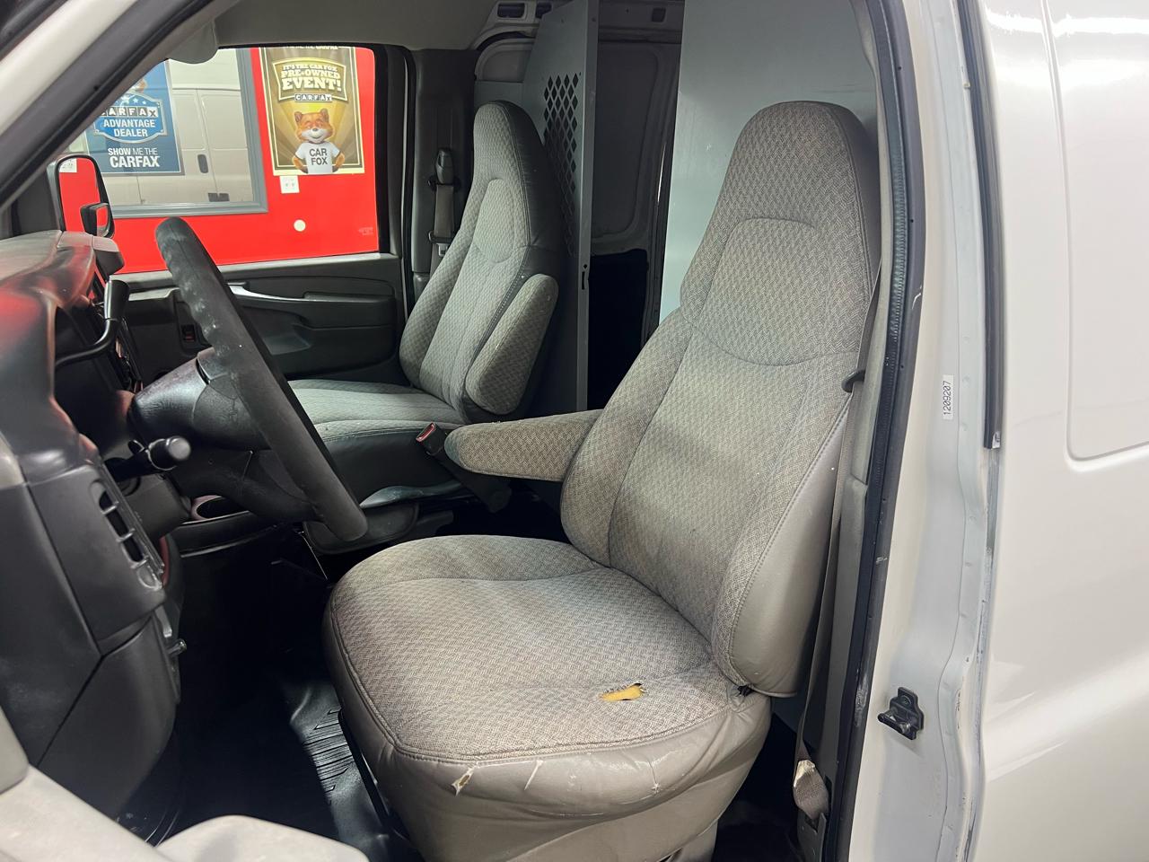 Chevrolet Express 3500 Cargo 2003