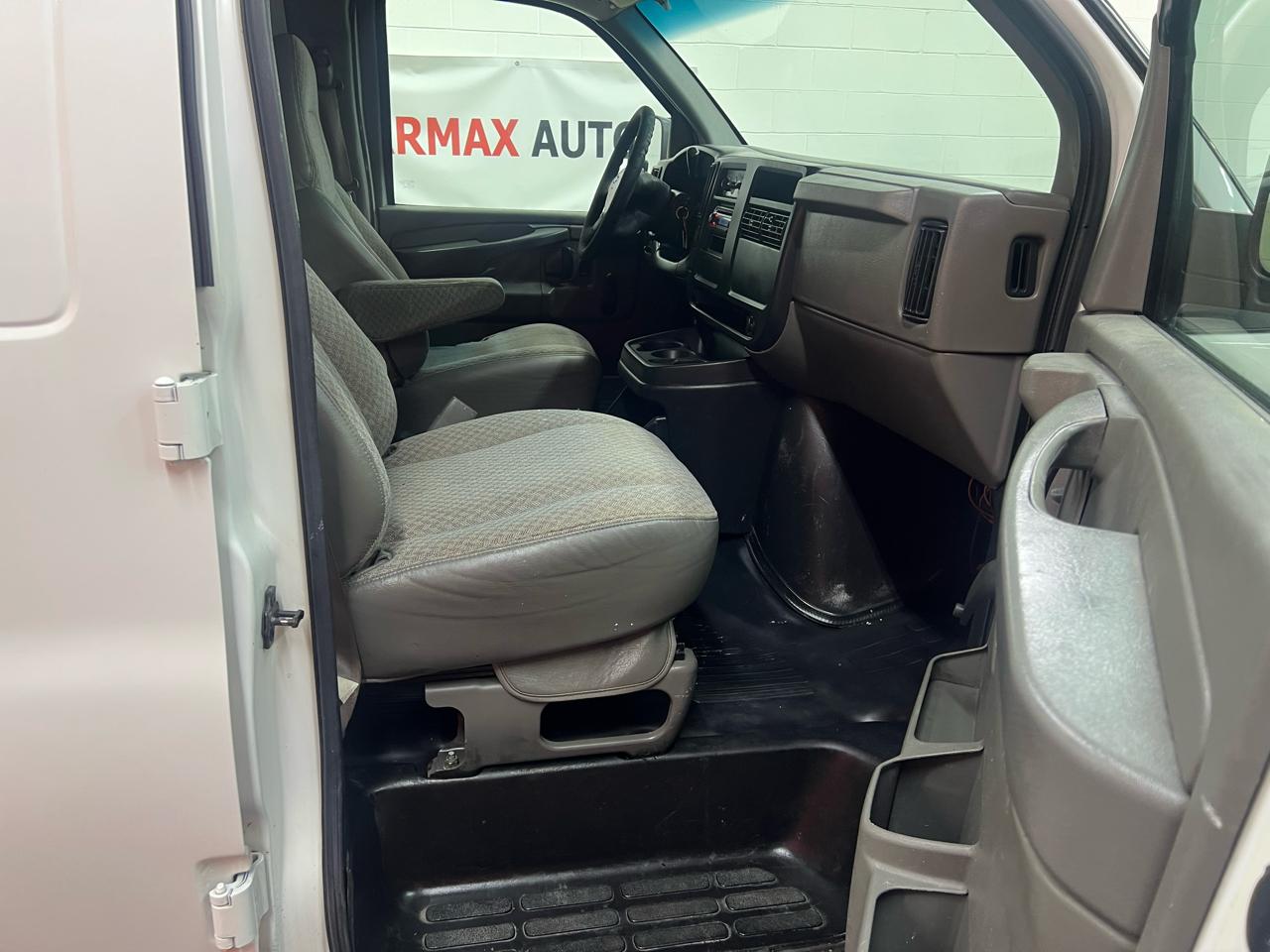 Chevrolet Express 3500 Cargo 2003