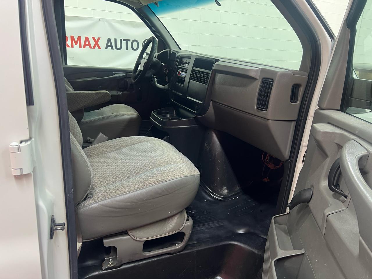 Chevrolet Express 3500 Cargo 2003