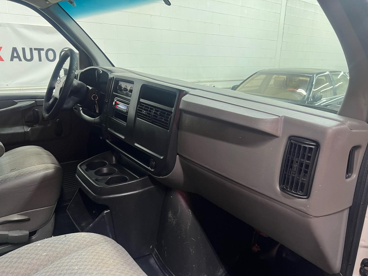 Chevrolet Express 3500 Cargo 2003