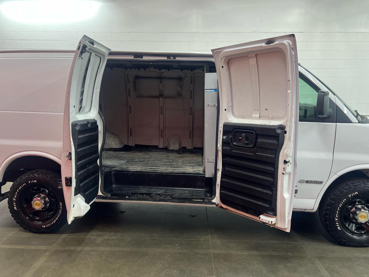 Chevrolet Express 3500 Cargo 2003