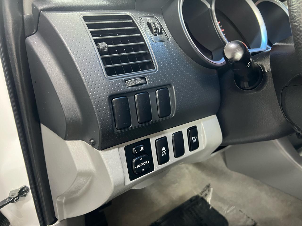 Toyota Tacoma Double Cab V6 4WD 2011