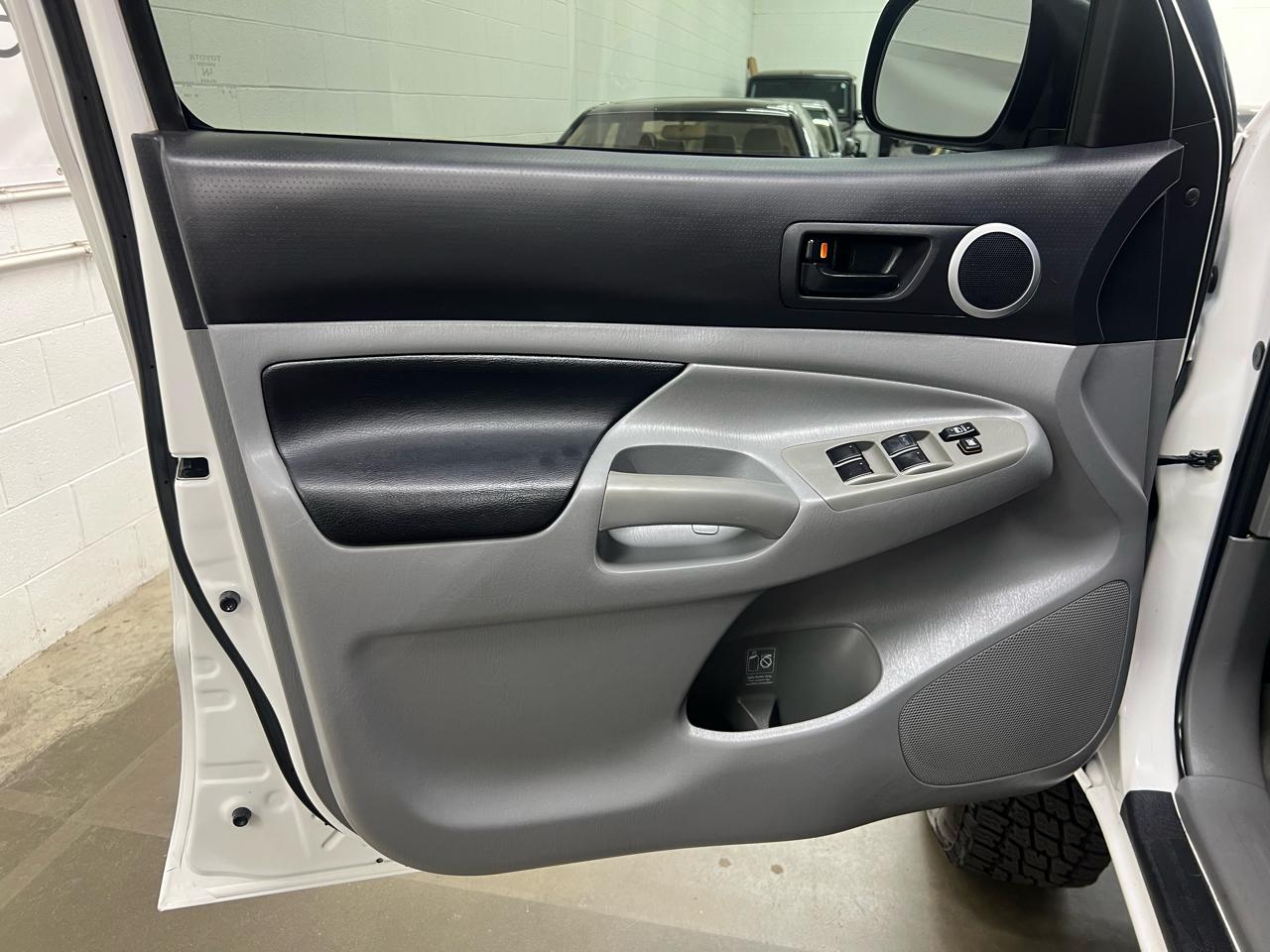 Toyota Tacoma Double Cab V6 4WD 2011