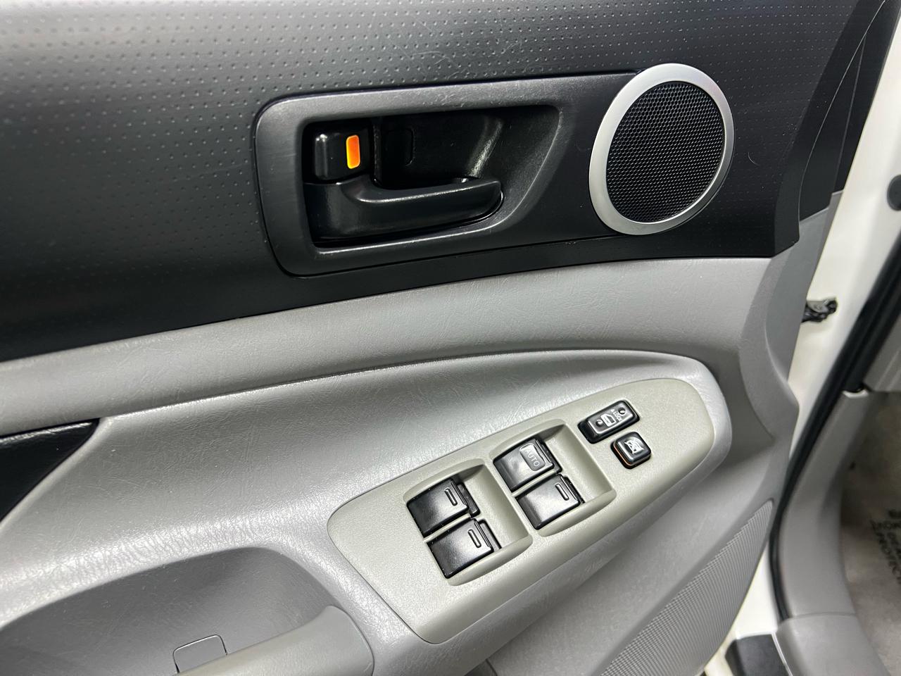 Toyota Tacoma Double Cab V6 4WD 2011