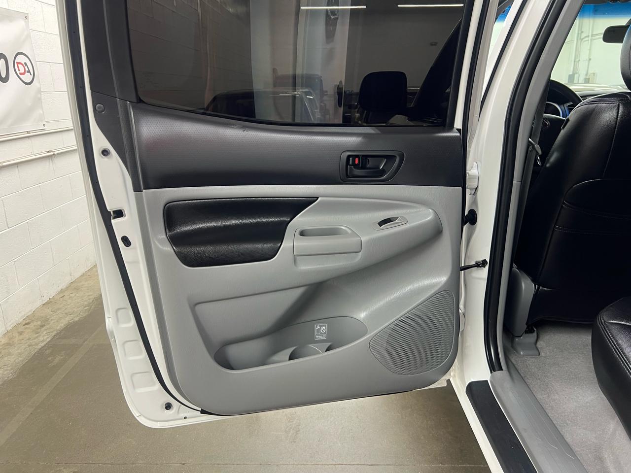 Toyota Tacoma Double Cab V6 4WD 2011