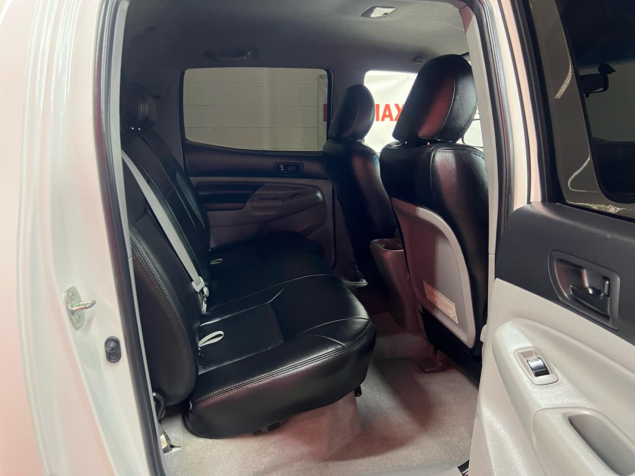 Toyota Tacoma Double Cab V6 4WD 2011