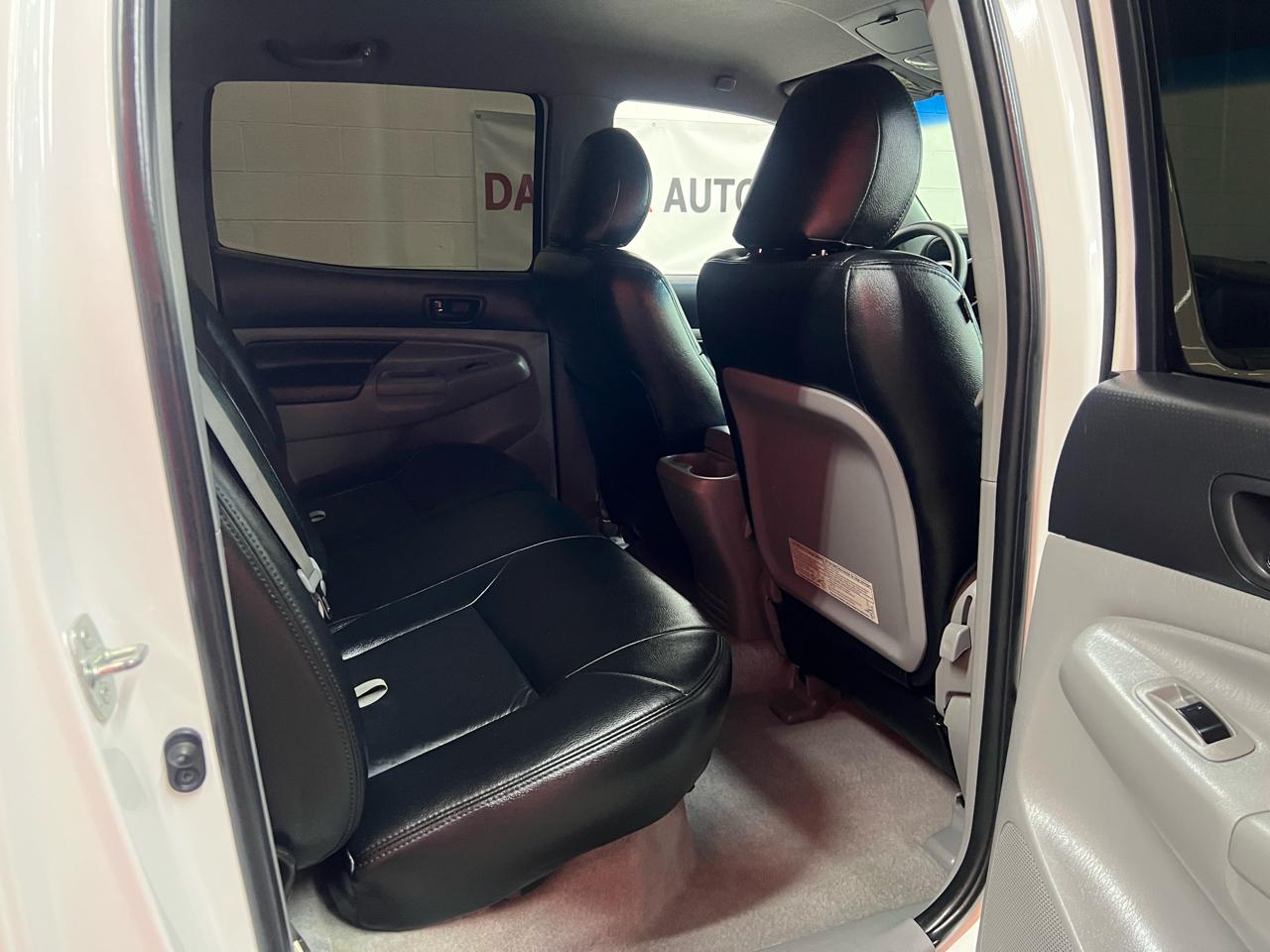 Toyota Tacoma Double Cab V6 4WD 2011