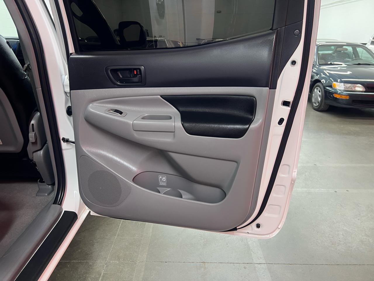 Toyota Tacoma Double Cab V6 4WD 2011