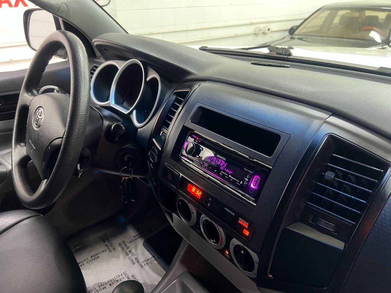 Toyota Tacoma Double Cab V6 4WD 2011