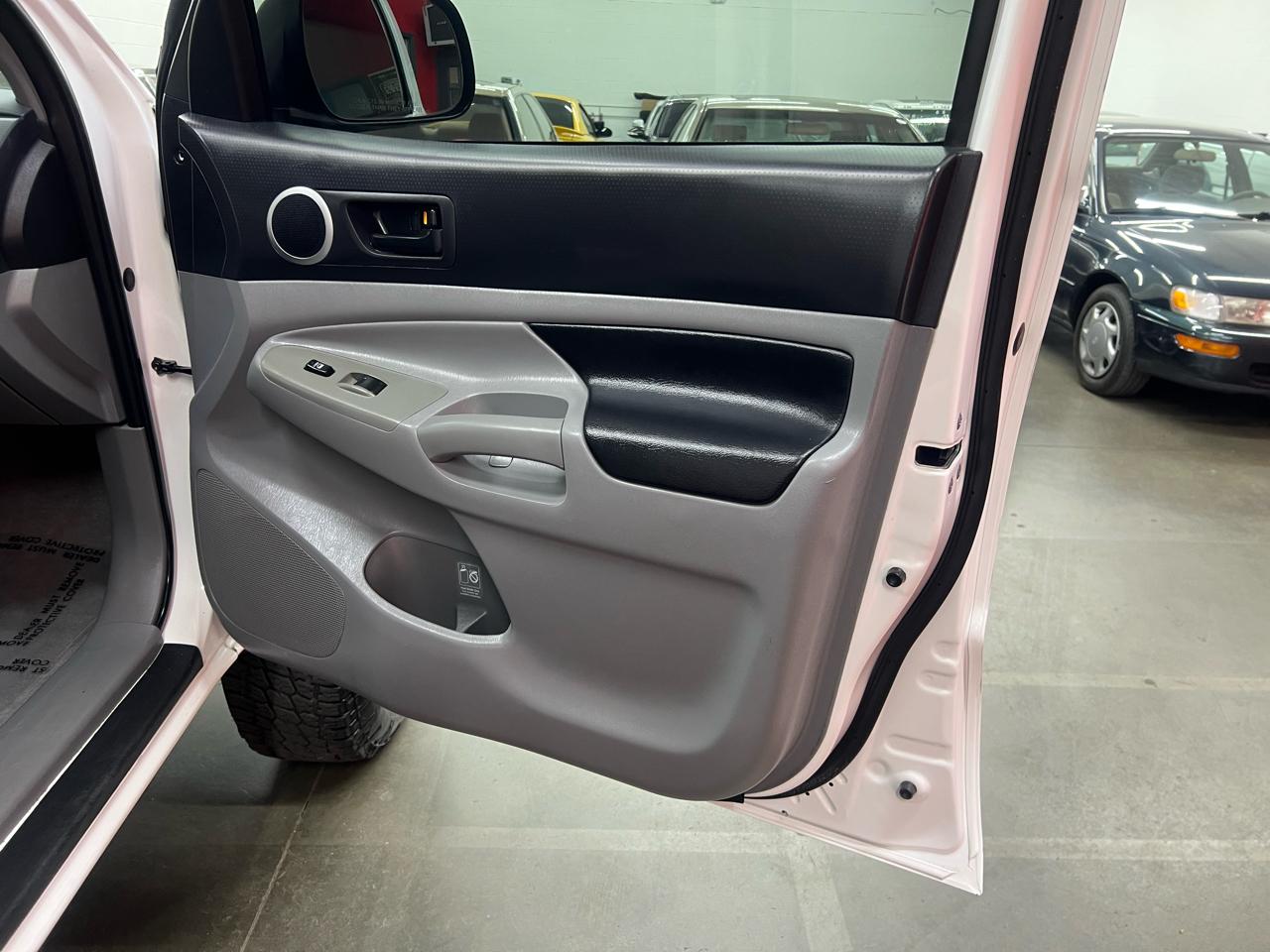 Toyota Tacoma Double Cab V6 4WD 2011