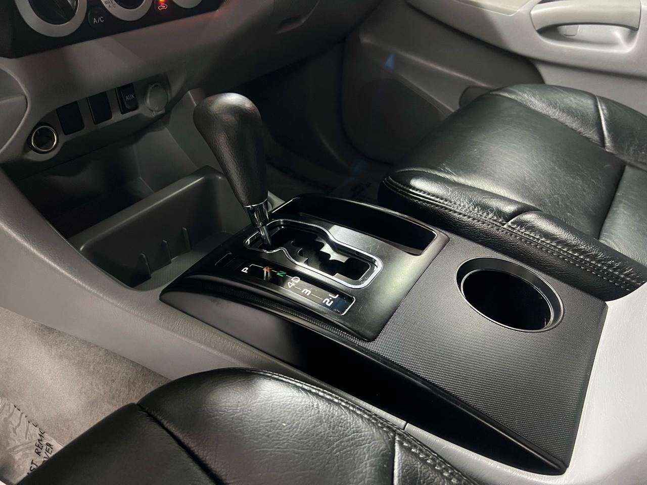 Toyota Tacoma Double Cab V6 4WD 2011