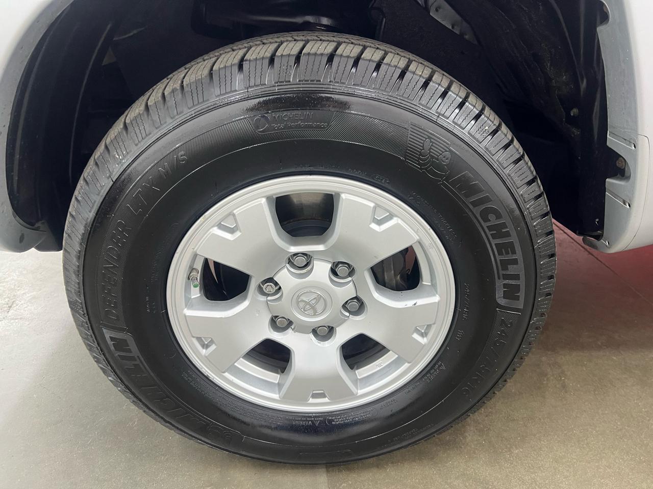 Toyota Tacoma Double Cab V6 4WD 2011