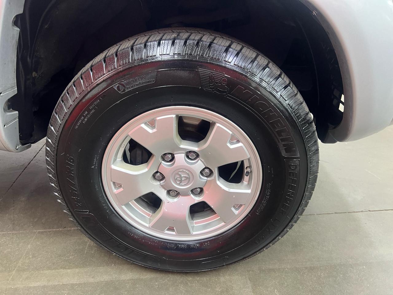 Toyota Tacoma Double Cab V6 4WD 2011