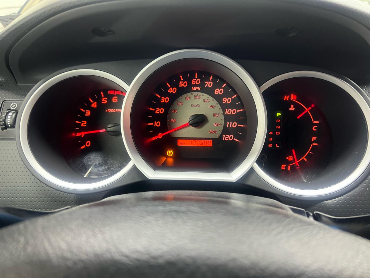 Toyota Tacoma Double Cab V6 4WD 2011