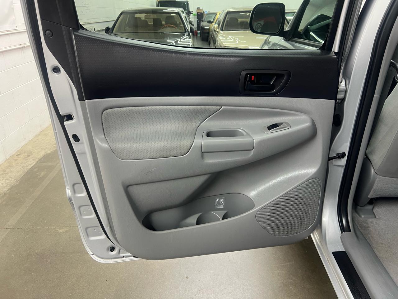 Toyota Tacoma Double Cab V6 4WD 2011