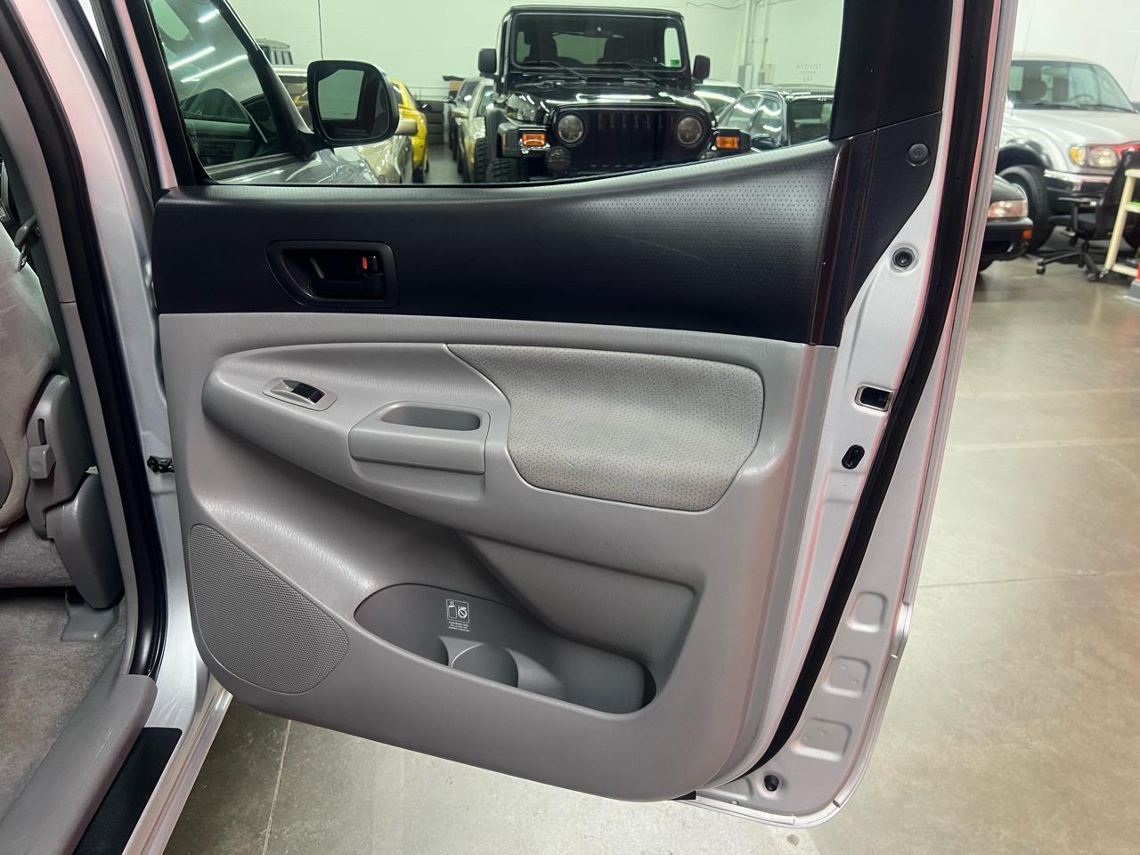 Toyota Tacoma Double Cab V6 4WD 2011