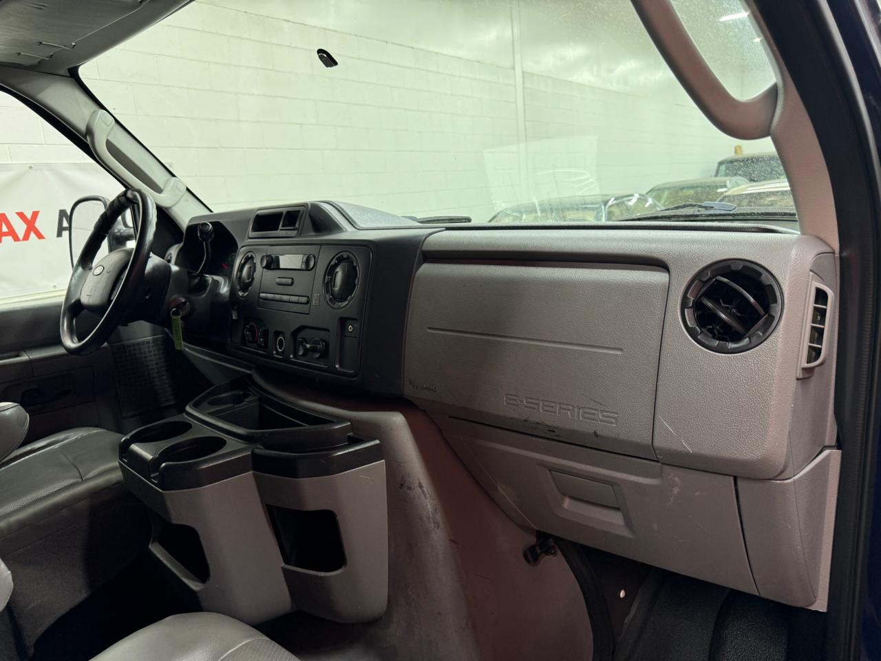 Ford Econoline E-150 2012