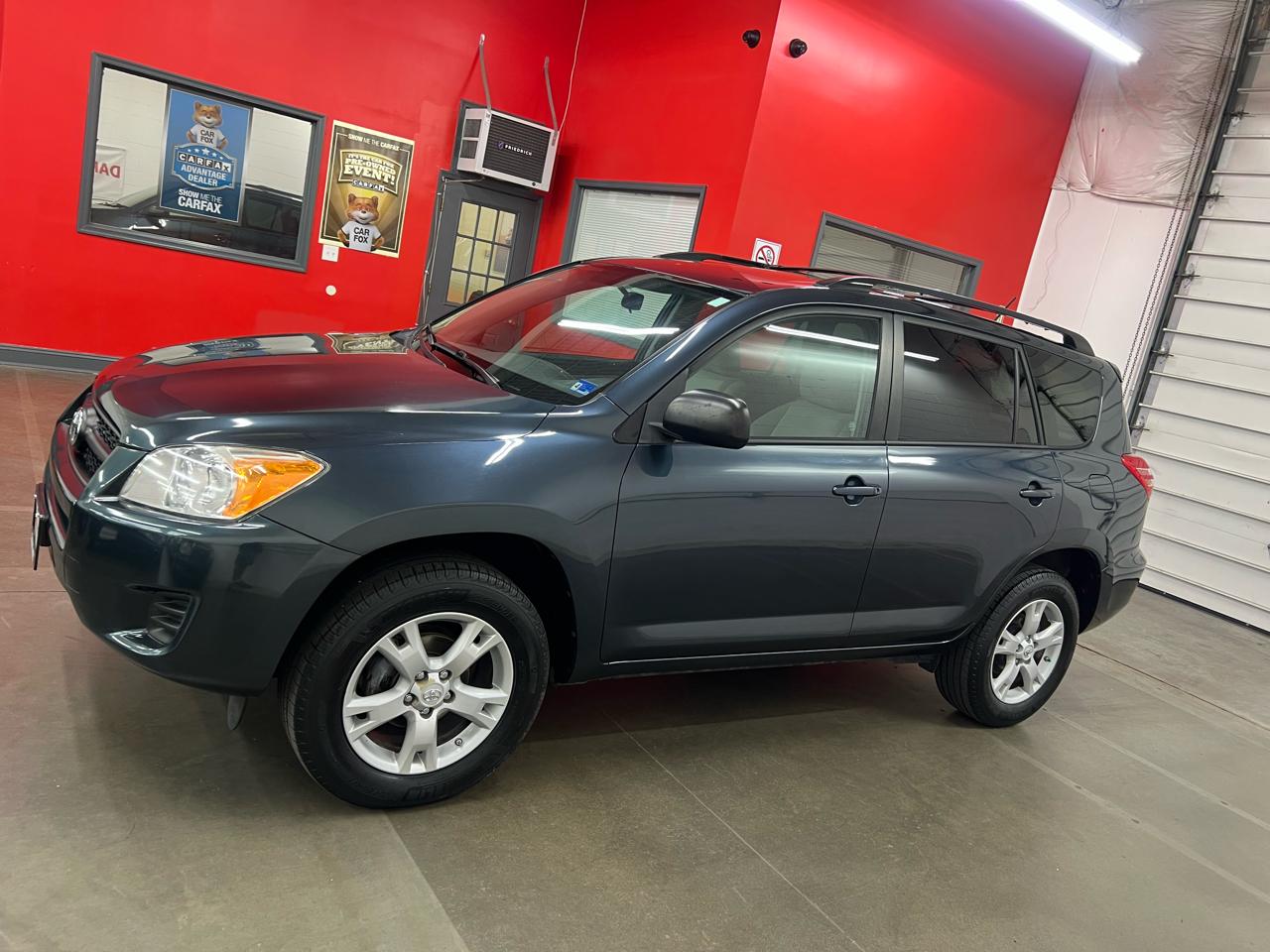 Toyota RAV4  2012