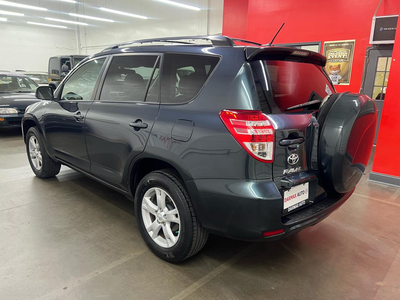 Toyota RAV4  2012