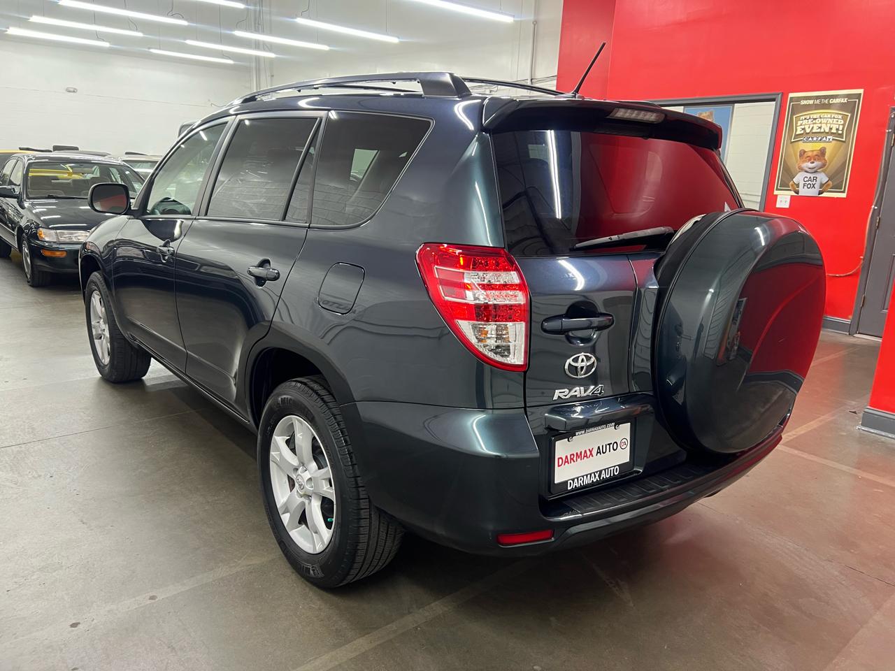 Toyota RAV4  2012
