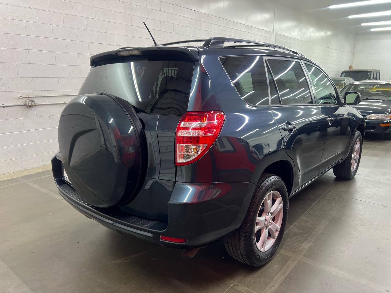 Toyota RAV4  2012